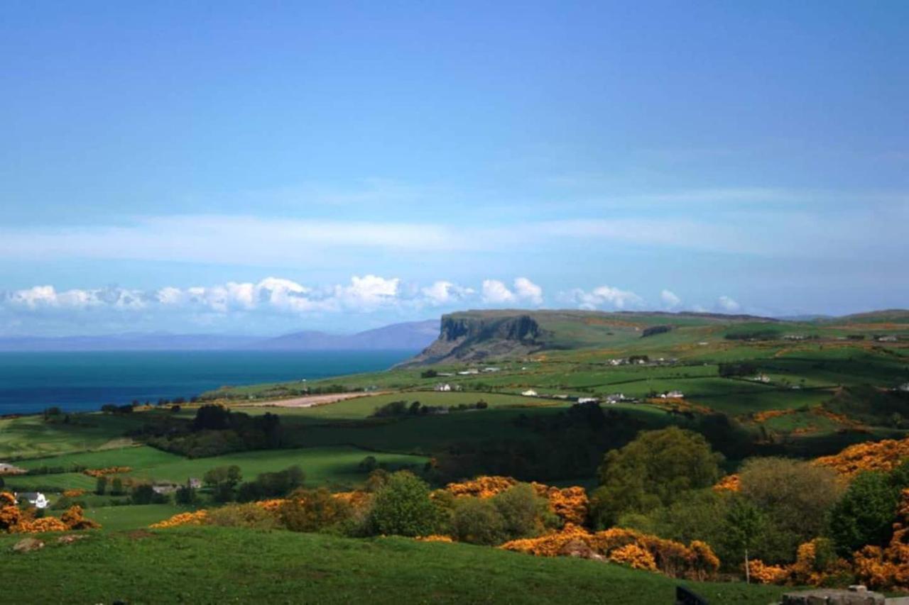 The Salthouse Lodges Ballycastle Bagian luar foto